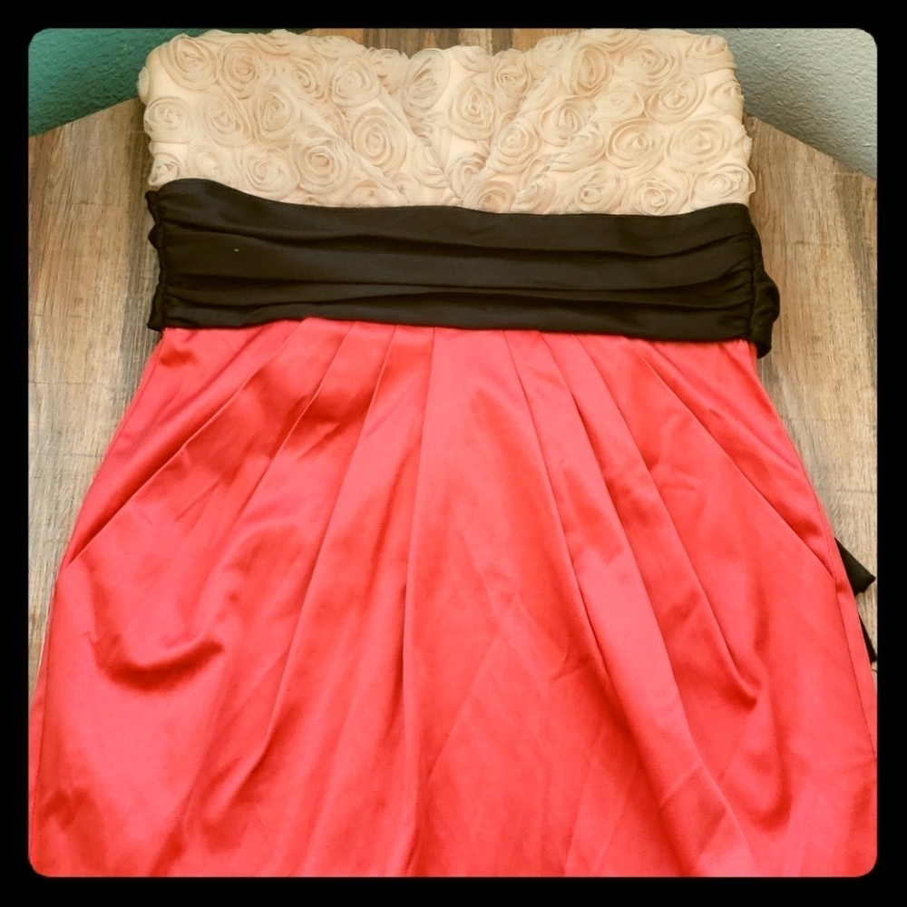 Mystic strapless dress with floral bodice Size S